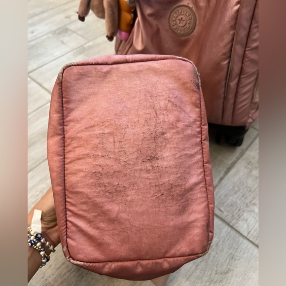 Kipling rose gold rolling back up with lunchbox & gift - Picture 15 of 17